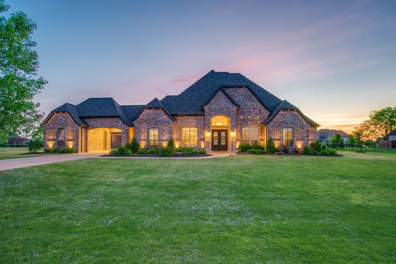 Parker estate home at dusk